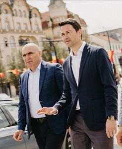 Sursa foto: Facebook / Robert Sighiartau